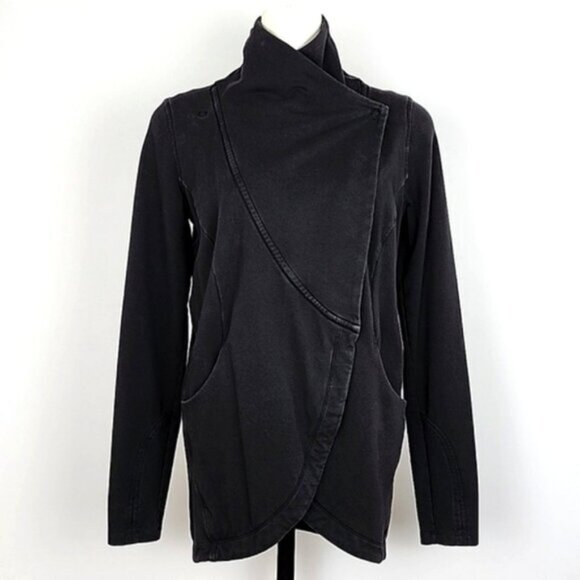 Lululemon That's A Wrap Women's Black Wrap Cardigan Thumbholes Size 8 - Picture 3 of 15